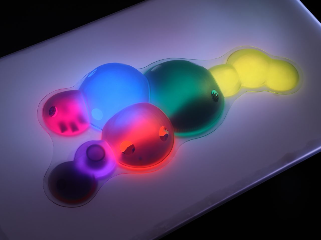 Maqueta de vidrio de diferentes colores